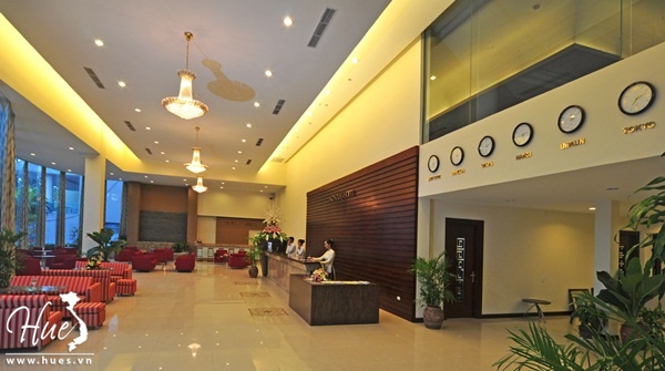 Khách sạn Mondial
