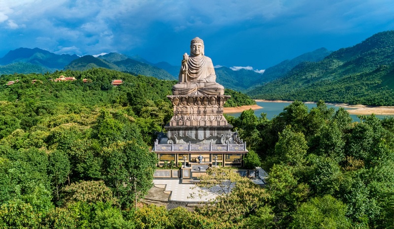 Bức tượng Phật thiền viện
